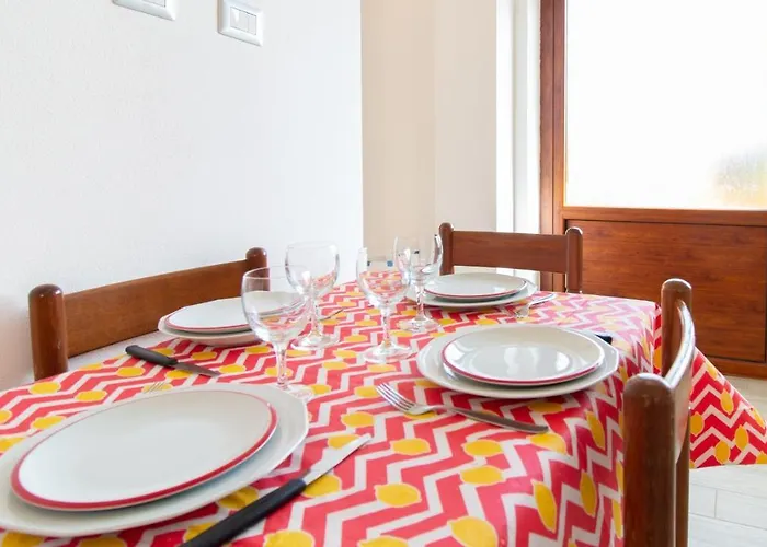 Yellow House-villetta Con Giardino *