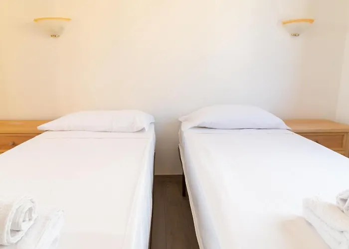 Yellow House-villetta Con Giardino