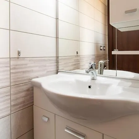 Apartment Yellow House-villetta Con Giardino Oristano