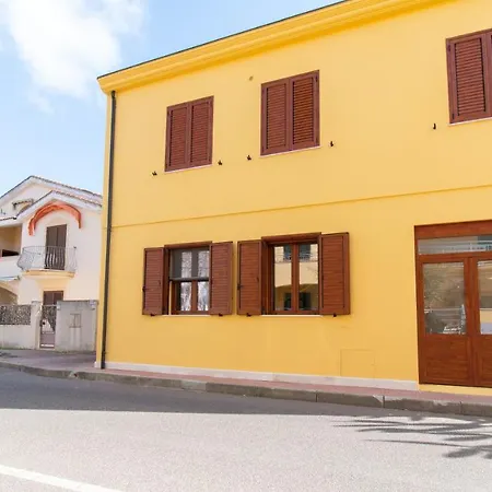 Yellow House-villetta Con Giardino * Oristano