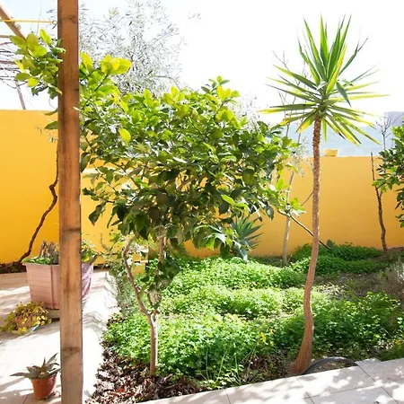 Yellow House-villetta Con Giardino * Oristano